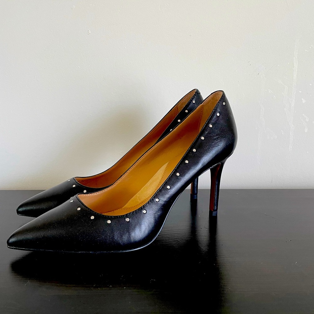 Brand new Banana Republic Madison Heel in Black